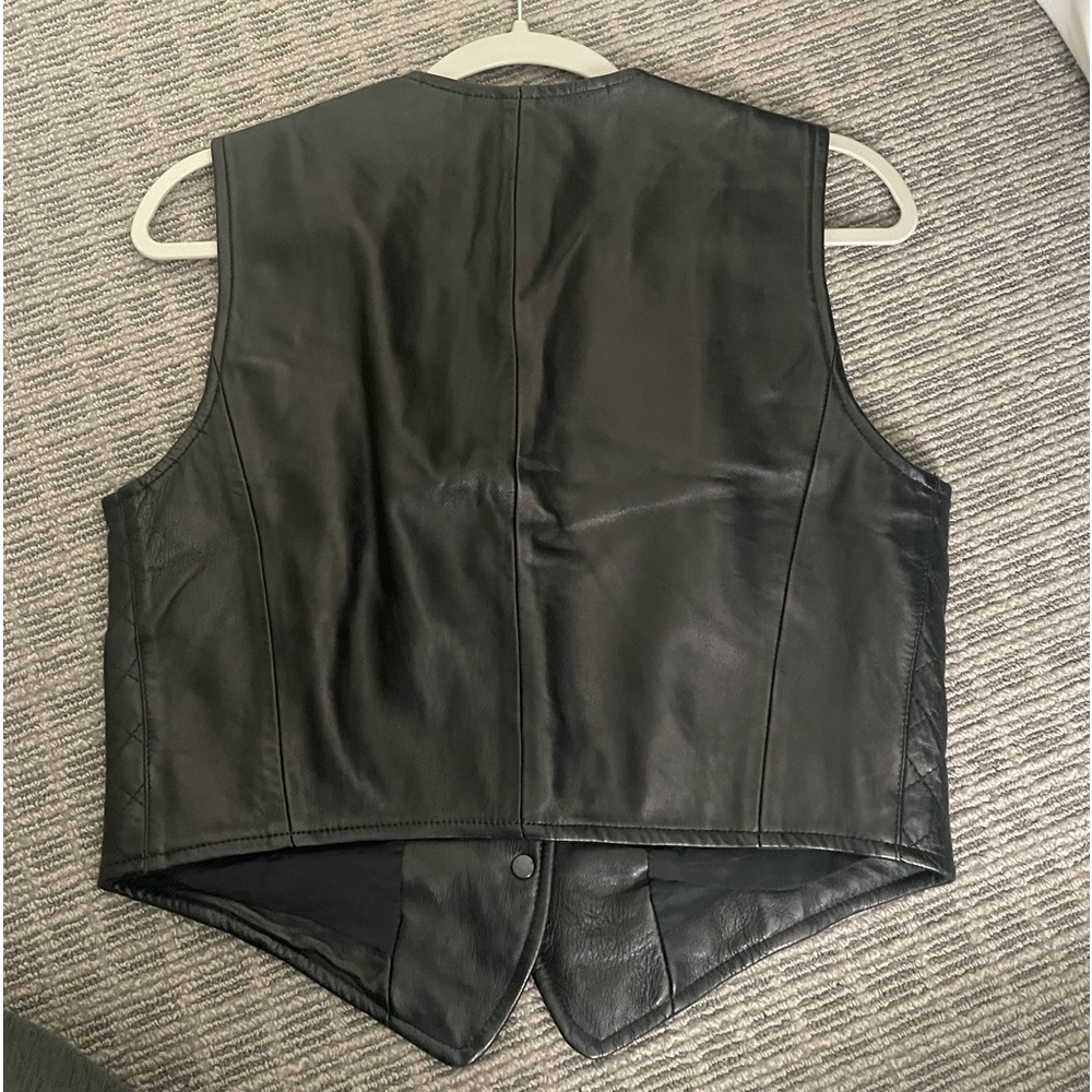 Dana Buchman Petites 100% leather Vest - Picture 2 of 4